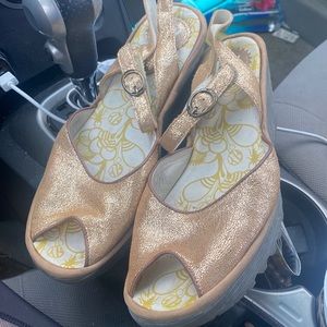 Fly London wedges gold peep toe size 41